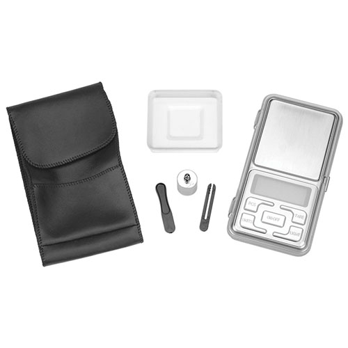 Frankford Arsenal® DS-750 gir ekstrem nøyaktighet for presis måling av powder, bullets, cases og loaded rounds. Enkle kontroller og inkludert tilbehør.