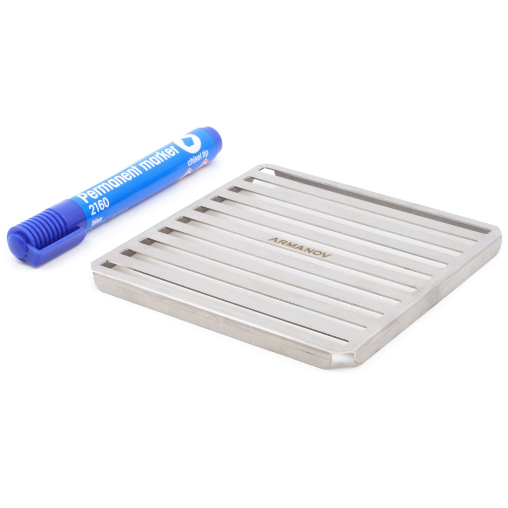 ARMANOV Stencil for Brass Marking er laget av rustfritt stål, enkelt å bruke, og lar deg merke ammunisjon for enkel identifisering og sporing av bruk.