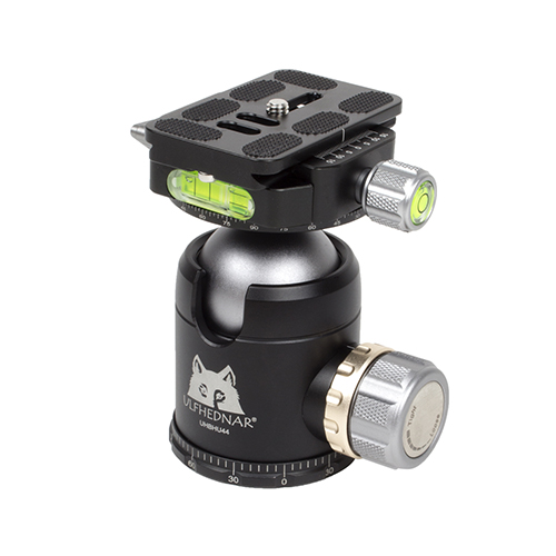ULFHEDNAR Ballhead Arca-Style 20kg er en robust tripod-hode med en maksimal belastning på 20 kg, kompatibel med Arca-rails for optimal stabilitet.
