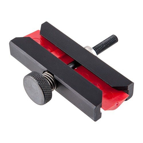 V3 Pic Rail Adapter gir sikker montering av MagnetoSpeed V3 på de fleste pistoler og kortløpede rifler, med enkel installasjon og robust konstruksjon.