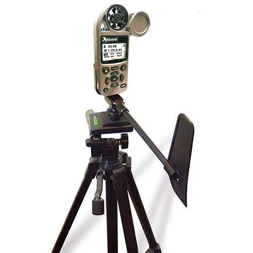 Kestrel General Rotating Vane Mount gir presis vindmåling med robust design, enkel montering, og MOLLE-fester for bærealternativer, perfekt for Kestrel 5 Series.