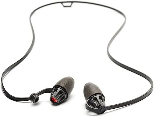 PRO IMPULSE HEARING PROTECTION gir 20dB kontinuerlig støyreduksjon og 38dB impulsreduksjon, med komfortable minneskumspisser og ingen batterier nødvendig.