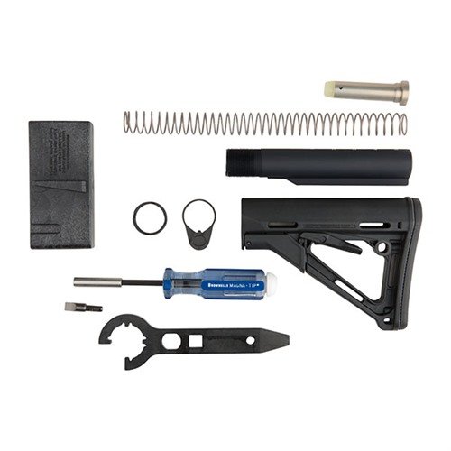 Alt du trenger for å montere Magpul CTR på din AR-15 lower receiver, inkludert verktøy og deler som Buffer Tube og Lower Receiver Vise Block.