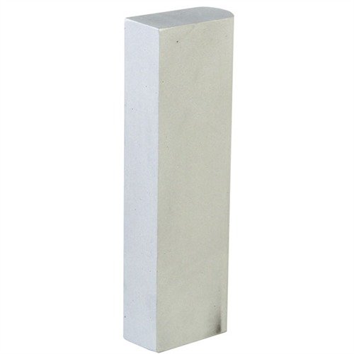 1911 MAGAZINE WELL FILLER beskytter rammen mot dyre skader ved å fylle magasinbrønnen og forhindre forvrengning fra klemmetrykk. Laget av 7075 luftfartsaluminium.