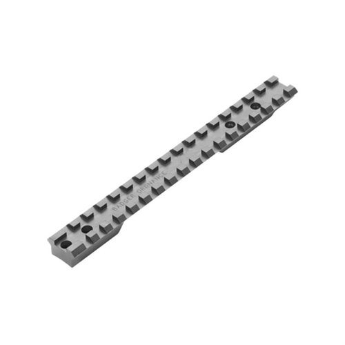 Badger Ordnance Remington Long Action Scope Rail tilbyr en robust stålbase med innebygd vinkel for optimal elevasjon, perfekt for langdistanse skyting.