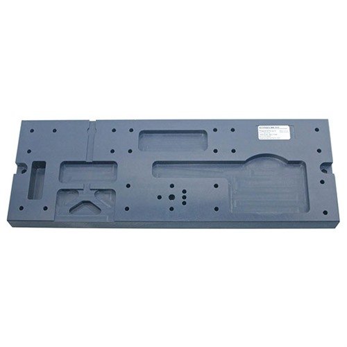 Gunner's Mount er den ideelle plattformen for å montere, demontere og reparere AR/M4 lowers, med lommer for deler og støtte for magasiner.