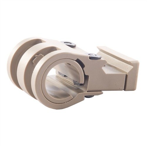 Viking Tactics Light Mount gir en lett og allsidig løsning for montering av lommelykt på Picatinny-skinner, med enkel tilgang til aktiveringsbrytere.