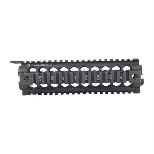 AR-15/M16 MID-LENGTH DROP IN HANDGUARD fra MIDWEST INDUSTRIES tilbyr en monolitisk toppskinne, QD-fester, og 28 Picatinny spor for allsidig tilpasning.