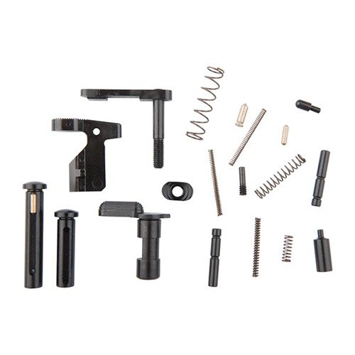 308 AR Lower Gunbuilder's Lower Parts Kit fra CMMG inkluderer LR308 takedown og pivot pins, forbedret bolt catch og alle nødvendige deler for bygging.