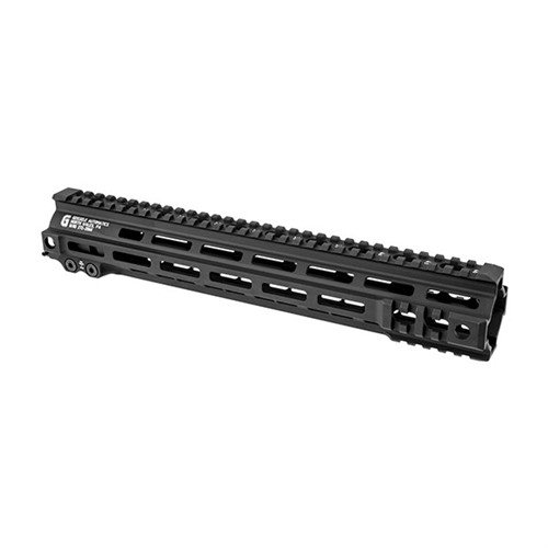 Super Modular Rail MK4 M-LOK™ fra Geissele er ultralett, robust og har M1913 picatinny seksjoner, perfekt for tilpasning av tilbehør uten å øke vekten.