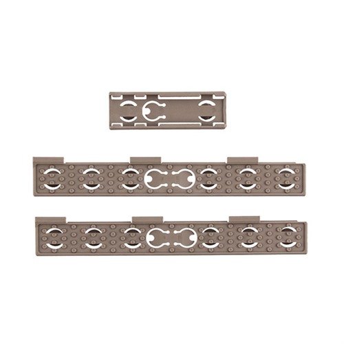 KAC Keymod Wire Management Kit inkluderer 2 paneler og 1 bryterlomme, som sikrer lys- og laserledninger, gir bedre grep og isolerer mot varme.