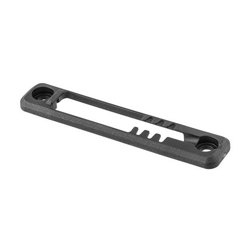 M-LOK Tape Switch Mounting Plate fra MAGPUL gir en lett, robust og sikker montering av Surefire ST trykksensorer, med lav profil og snag-fri design.