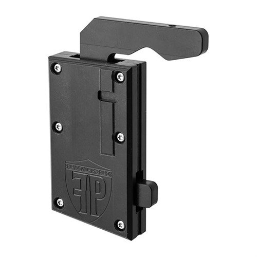 DRY FIRE DEVICE gir en realistisk tørrtrening uten å skade utstyret. Enkel installasjon, triggerreset uten å bryte stilling, passer til alle AR-15.