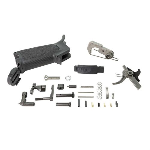 AR-15 BCMGUNFIGHTER™ Enhanced Lower Parts Kit inkluderer Mil-Spec komponenter med oppgraderinger som BCM PNT™ Trigger Assembly, BCM Pistol Grip Mod 3 og BCM Enhanced Trigger Guard.