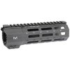 SP SERIES HANDGUARDS fra MIDWEST INDUSTRIES tilbyr en robust, en-delt free float design med syv M-LOK spor, laget av 6061 aluminium og 100% produsert i USA.