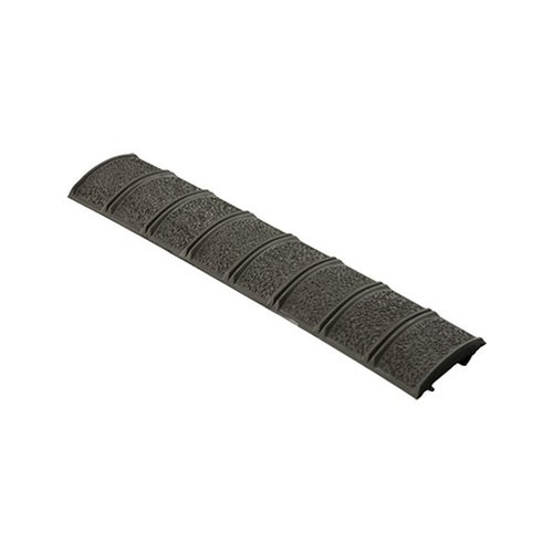 Tøff polymerdeksel for Picatinny-skinner som beskytter hånden din og skjuler skarpe kanter, samtidig som det gir bedre grep og mulighet for tilpasning.