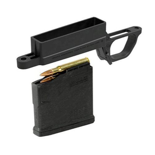 Magpul Bolt Action Magazine Well 700L Standard gir enkel installasjon uten gunsmithing, lettvekts og holdbar polymer, samt inkludert PMAG 5 AC L magasin.