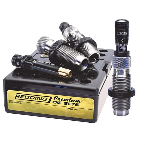 Redding Premium Handgun Die Set gir presisjon med Titanium Carbide-sizing die, TiN-belagt expander og Bullet Seating Micrometer for optimal kontroll og holdbarhet.