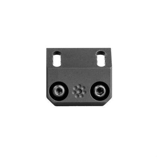 Arisaka Offset Scout Mount for KeyMod gir perfekt 45-graders montering av M300/M600 Surefire lys, med lav profil og tre laterale posisjoner for tilpasning.