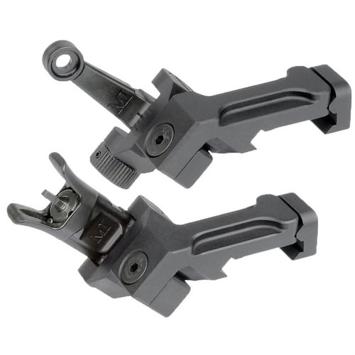 AR-15 Combat Rifle Offset Sight Set fra Midwest Industries gir pålitelig presisjon med lavprofil sikter, justeringer på 1.5 MOA og holdbare materialer.