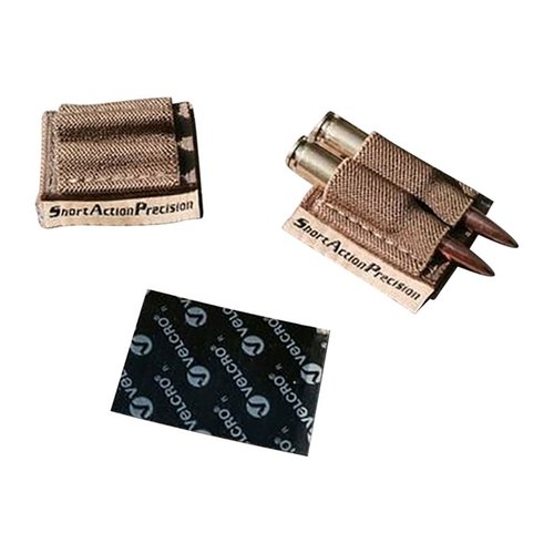 Hold to ekstra patroner der du trenger dem med SAP Two Round Holder, som festes med Velcro til siden av riflen nær utkastporten.