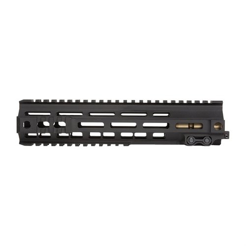 AR-15 MK4 M-LOK rail tilbyr styrke, modularitet og lav vekt med integrerte Picatinny seksjoner, perfekt for tilpasning av tilbehør.