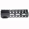 AR-15 HANDGUARDS M-LOK 5.56MM tilbyr full lengde 1913 rail, MLOK-fester, anti-rotasjonsklips og er laget av holdbar 6000-serie aluminium for optimal ytelse.