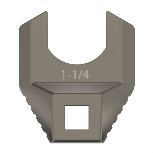 MASTER-FIT FREE-FLOAT BARREL NUT WRENCH er en presis armorer’s crowfoot wrench laget av titanbelagt rustfritt stål, designet for å gi solid grep uten å skade våpenkomponenter.