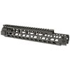 To-delte AR-15 Free Float M-Lok håndtak fra Midwest Industries, lettvektsdesign, solid låsing, og ekstra plass for tilbehør. Laget i USA.