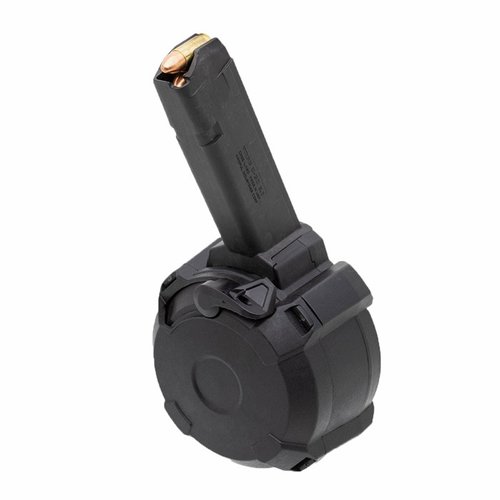 PMAG D-50 GL9 er en 50-runders trommelmagasin for Glock, med forbedret matetårnlengde, ratchet-lading og innebygd bolt hold-open for optimal ytelse.