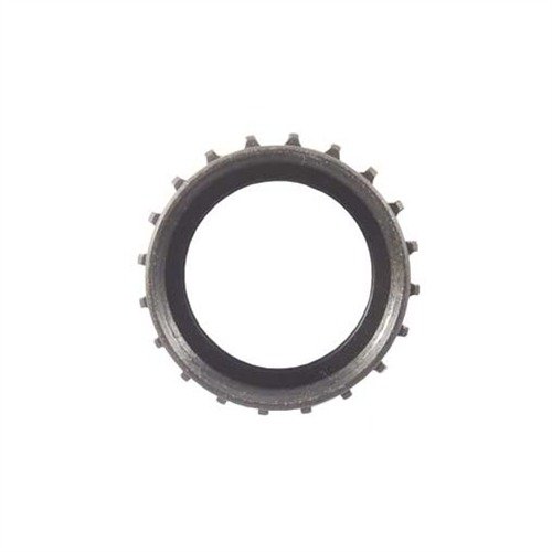 AR-15 BARREL NUT i stål, svart finish, er en pålitelig del for AR-15, som sikrer stabilitet og presisjon i skyting. Passer perfekt for alle AR-15 prosjekter.