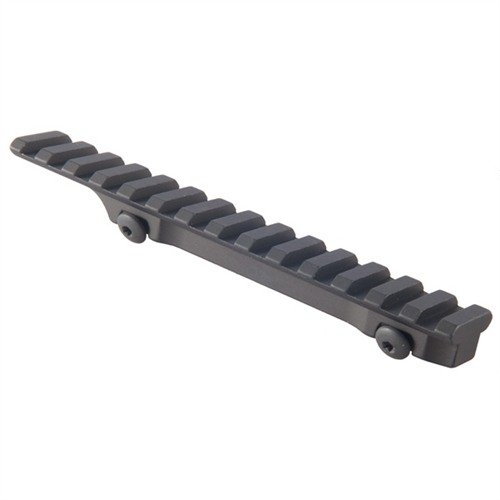 Sikre montering av optikk med GG&G Picatinny Rail Mount for Ruger Mini-14, laget av aluminium for enkel installasjon og optimal øyeavstand.