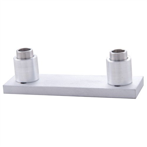 Med #350 justerbart comb hardware kan skyteren tilpasse hodet for optimal passform ved rifle- og hagleskyting, med justering i fire retninger.