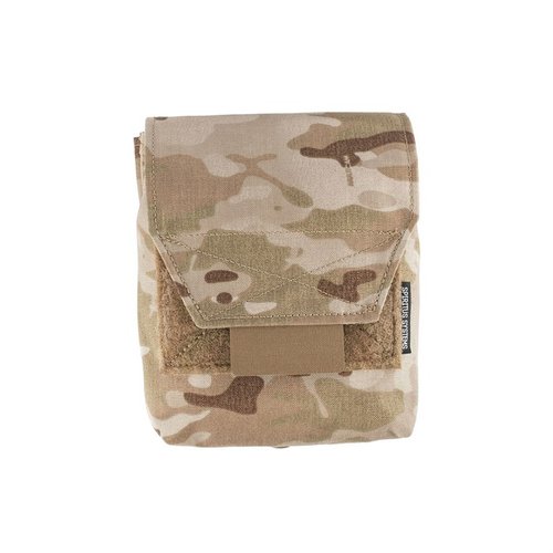 JSTA Pouch er en plassbesparende løsning med to stablede rom, kompatibel med Spiritus Systems inserts, og kan festes til belter eller MOLLE.