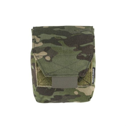 JSTA Pouch er en plassbesparende løsning med to kompakte rom for magasiner og GP-pose, perfekt for MOLLE-fester og belter.