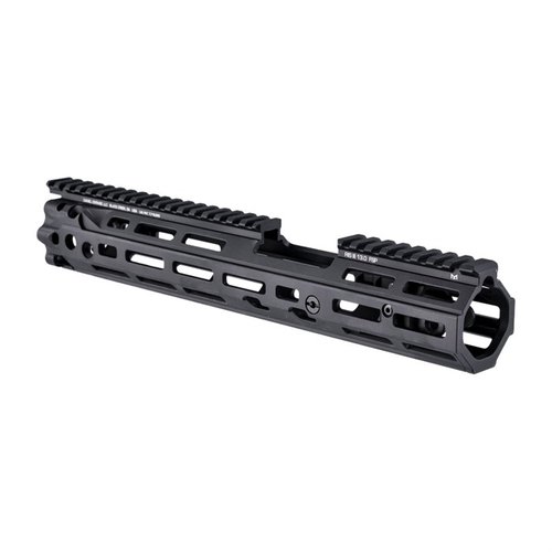 Daniel Defense RIS III Rail gir økt nøyaktighet med sitt frie løp, 7 M-LOK festepunkter og robust aluminiumsdesign, perfekt for profesjonelle.