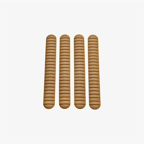 M-LOK® Rail Covers fra B5 SYSTEMS gir et sikkert grep med varme- og kjemikaliebestandig materiale, passer de fleste rails og leveres i pakker med 4.