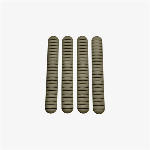 M-LOK® Rail Covers gir et sikkert grep med varme- og kjemikaliebestandig materiale, passer de fleste rails og leveres i pakker med 4.