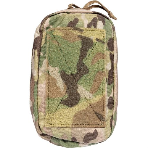 E&E Vertical Pouch fra Grey Ghost Gear er ideell for flukt og unnvikelse, med lommer for signalspeil, kjemilys, og plass til kart. Monteres enkelt med MALICE CLIPS.