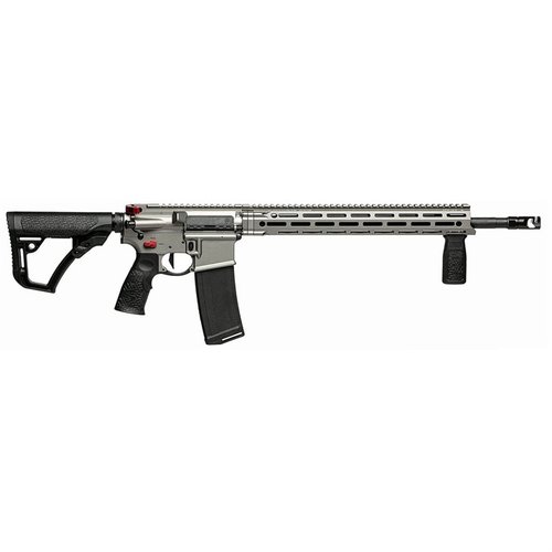 DDM4 V7 PRO tilbyr hastighet, presisjon og kontroll med sin 18" Cold Hammer Forged løp, MFR 15.0 M-LOK rail, og Geissele 3-Gun Trigger for konkurransedyktige skyttere.