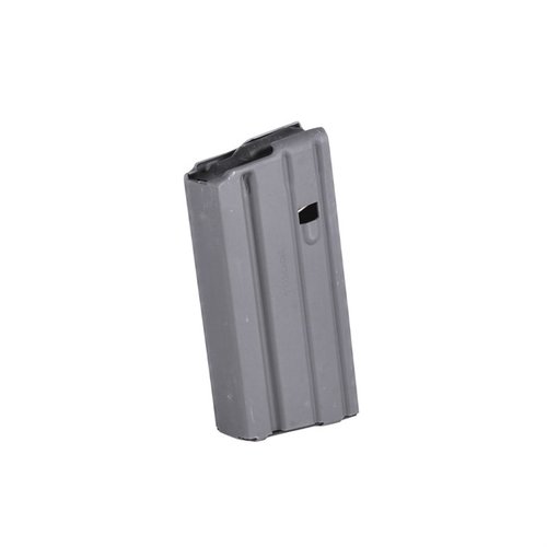 Klassisk 20-runders AR15/M16 magasin med forbedret geometri, laser sveiset aluminiumskonstruksjon og matt grå anodisering for pålitelighet og jevn drift.