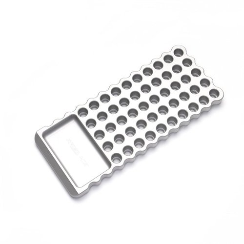 Area 419 Billet Loading Block har plass til 50 patroner, er laget av 6061-T6 aluminium, og har gummiputer for stabilitet og sikkerhet under lasting.