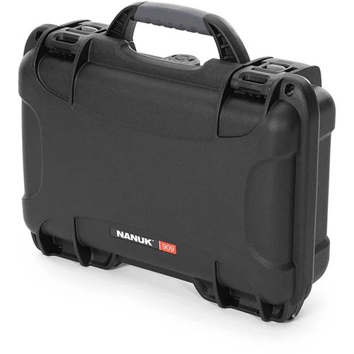NANUK 909 er en vanntett, lett og robust hard case med PowerClaw låsesystem, perfekt for å beskytte håndvåpen, elektronikk og utstyr under tøffe forhold.