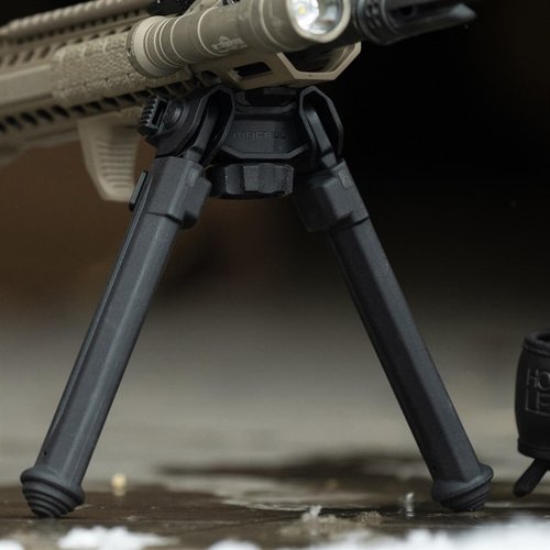 MOE QD Bipod for M-LOK er lett, enkel å montere uten verktøy, har justerbare ben og gir stabilitet med gummiføtter for alle skyteflater.
