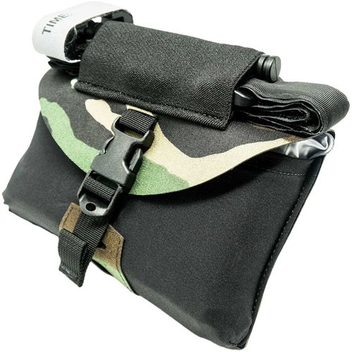 GBRS Group IFAS Individual First Aid System Pouch er en brukervennlig og allsidig medisinsk pouch, MOLLE-kompatibel, med justerbar spenne og integrert tourniquet holder.