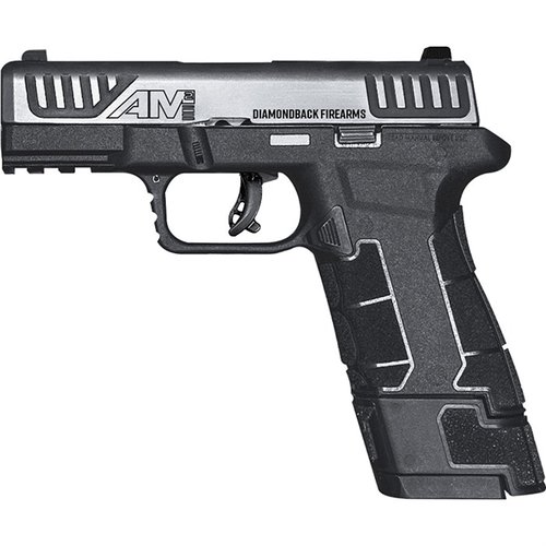 Diamondback AM2 er en kompakt 9mm pistol med aggressiv grepsteksturer, Glock-kompatible 3-dot sikter og 17 runder magasin, perfekt for både selvforsvar og trening.