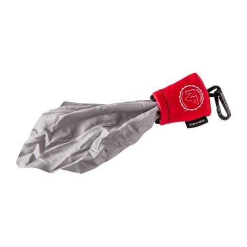 Nightforce Optics Fob Lens Cloth leveres i en praktisk bæreveske med klype, alltid lett tilgjengelig for rask rengjøring av linser.