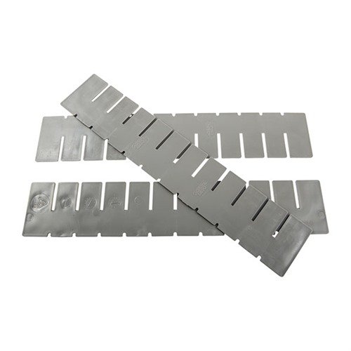 Beskytt innholdet i Poly Bench Boxes med klare deksler og organiser med skillevegger i grått. Finnes i små og store størrelser, selges i 3-Pak.