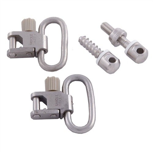 115 NICKEL PLATED SWIVEL SET fra UNCLE MIKES er rustbestandig og passer perfekt til rustfrie våpen. Inkluderer 2 swivels, 1 tre-skruefeste, 1 maskinskruefeste og mutter.