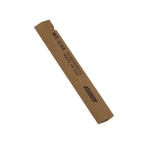 NORTON INDIA STONES, MT-134, DIAMOND, 4X3/8" er ideell for lapping, honing og sliping i trange områder, med overlegne kutteegenskaper og raskere enn hard Arkansas.